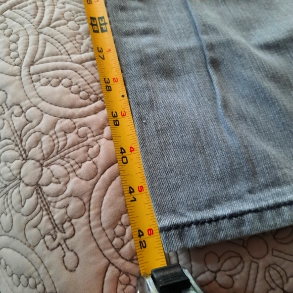 Seven men's boot cut jeans, back pocket button mis - Picture 2 of 7